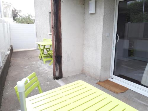Charmant logement lumineux - Terrasse privee - Wifi in 拉紹塞埃聖維克托