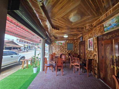 Sokmixay Backpackers hostel in Nong Khiaw
