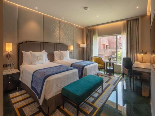 2 twin beds