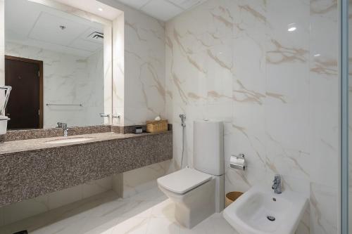 Gulf Horizon Chic Beachfront Suite with Pool By Rosewood - 210, Dubai (foto 3)