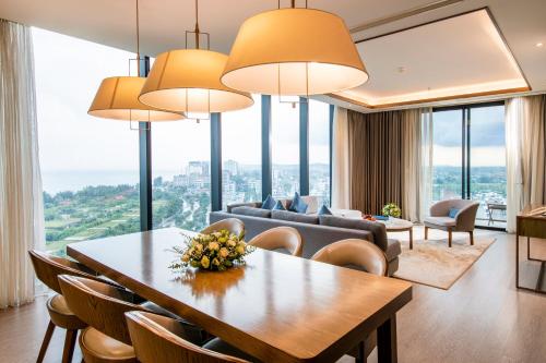 Alrededores, FLC Grand Hotel Samson in Thanh Hoá / Sầm Sơn Beach