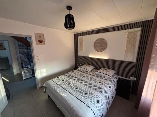 Maison chaleureuse Calme et tranquillité assurés Parking privé (Maison chaleureuse Calme et tranquillite assures Parking prive) in 熱斯波爾桑