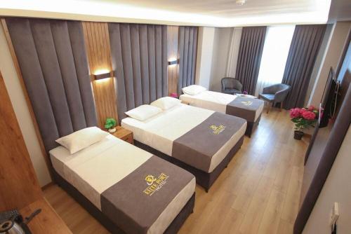 Hotel And free shuttle - image 5