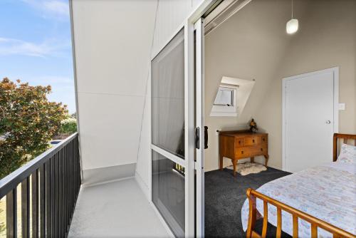 ระเบียง/ชานเรือน, Beautiful Large Central Napier Home in มาเรวา
