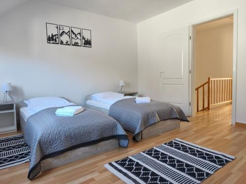 The Other House in เมอร์คูเรียคูก