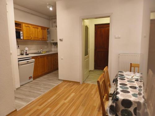 ห้องครัว, The Other House in เมอร์คูเรียคูก