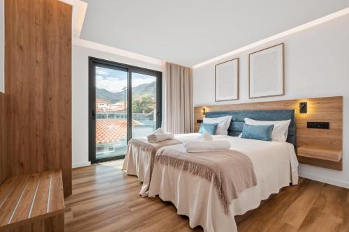 Luxury Seafront Escape I in Canical