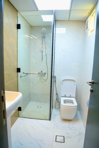 حمامات مجهزة تجهيزًا جيدًا