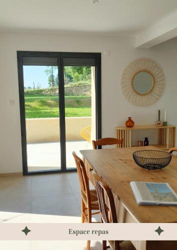 Iekārtas, La Truffière des Collines, gîte 6 personnes, 3 chambres, terrasses et jardin (La Truffiere des Collines, gite 6 personnes, 3 chambres, terrasses et jardin) in Genissieux (Rhone-Alpes)