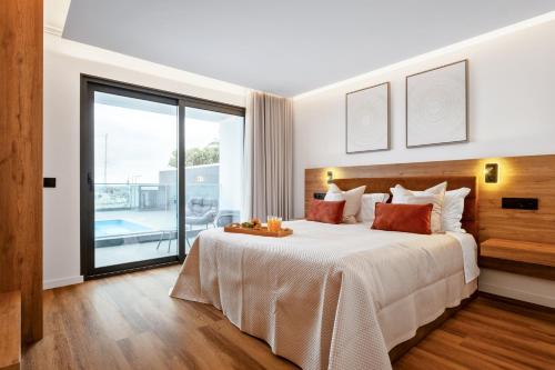 Luxury Seafront Escape II in Canical