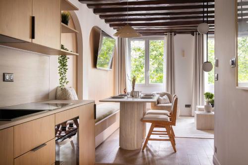 Refurbished Apartment - 2BR 6P - Chatelet - image 2