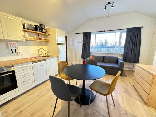 ห้องครัว, Cave Cabins in เฮลล่า