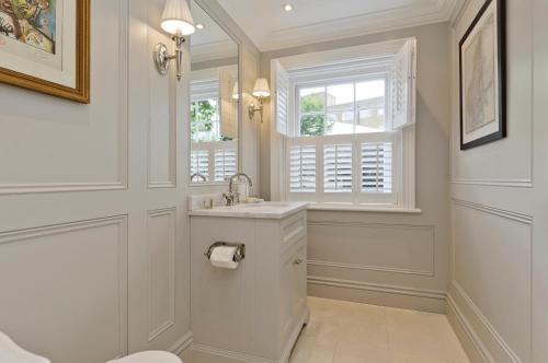 Veeve - Classical Living in Knightsbridge - image 3