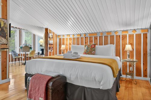 Domaine Rivière Sacacomie Chalets et Bed and Breakfast -Manoir Canergie (Domaine Riviere Sacacomie Chalets et Bed and Breakfast -Manoir Canergie) in Saint-Alexis-Des-Monts (QC)