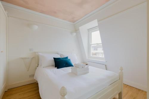 Chic 1BD Retreat in the Heart of Earl's Court, Londyn