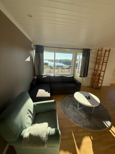 Nordic Cliff House in Kita