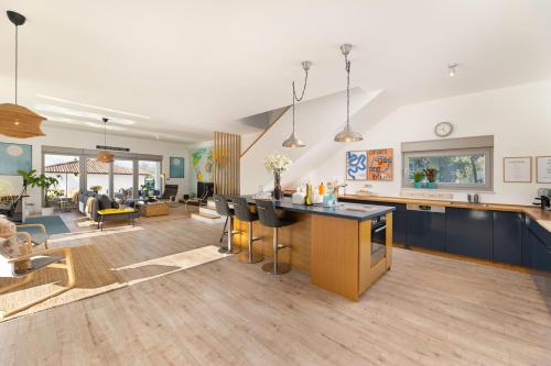 Villa Bel with pool in Rasopasno