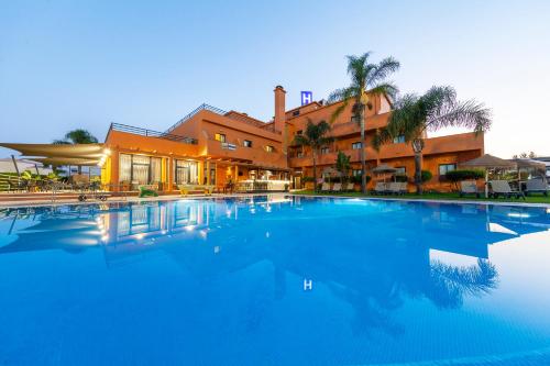 Swimming pool, Hotel Praia Sol in Vilamoura