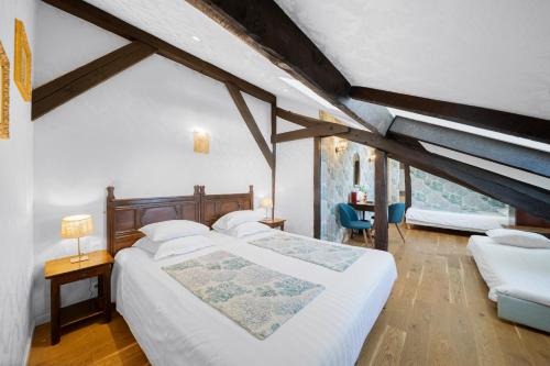 Hotel de la Bretonnerie in 4th - The Marais