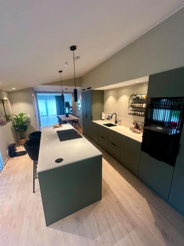 Spacious, central 3 BR house with parking in Åsane