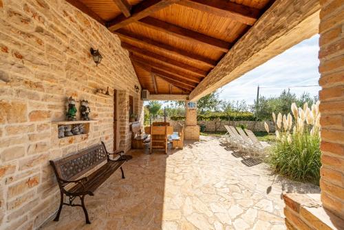 Villa Serena with pool in Budak