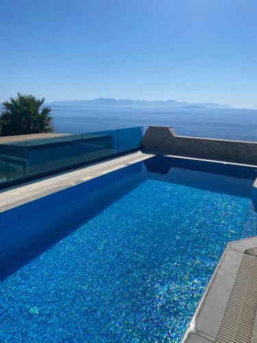 Villa Santa-Fe Private Pool in Koyunbaba