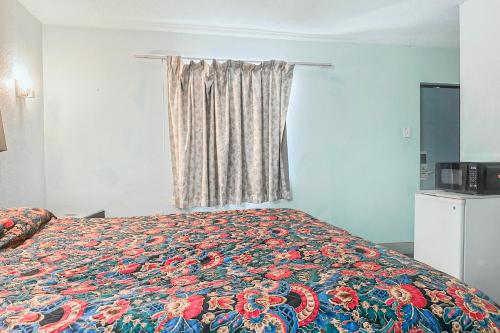 OYO Hotel Jonesboro Near Atlanta Airport - image 9
