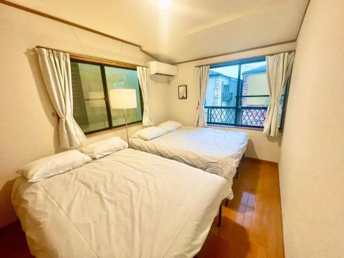 渋谷区の一軒家貸切 80平米 3寝室6ベッド 新宿渋谷原宿エリア 幡ヶ谷駅徒歩5分 新宿まで電車4分