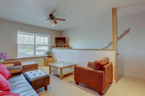 13 Lodge-River View-AC-2BR/2BA - image 2