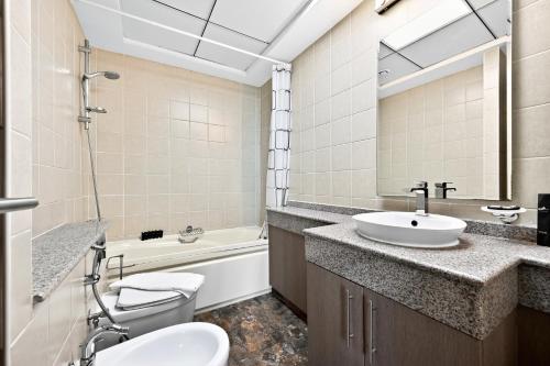 Torch Dubai Marina 2BDR with Pool Gym and Views, Dubaï (photo 5)