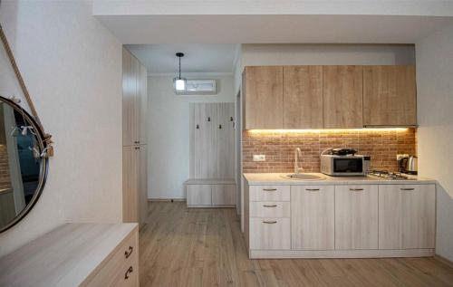 Wehost Apartment On Chiaureli STR. - Tap to explore photos