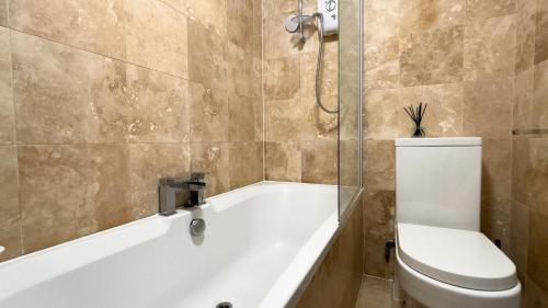 Station 5 Minutes, Free Wifi , Smart TV, London (photo 7)