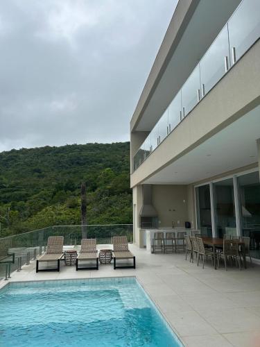 المرافق, Paraiso com vista do mar e montanha na Praia Brava in Praia Brava