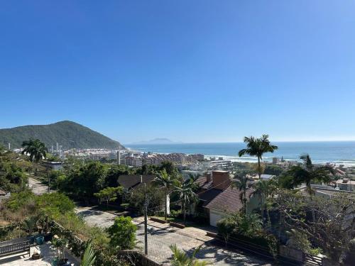 منظر, Paraiso com vista do mar e montanha na Praia Brava in Praia Brava