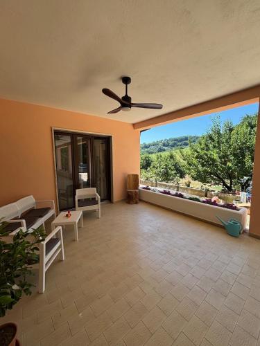Villa with Garden near Rome for Groups & Families in Orte