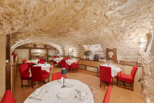 Храна и напитки, Hotel de la Bretonnerie in 4th - The Marais