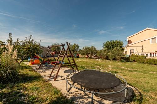 Villa Serena with pool in Budak