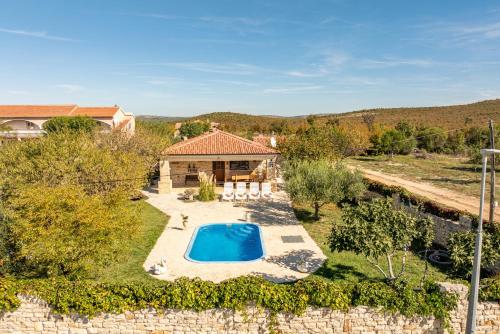 Kilátás, Villa Serena with pool in Budak