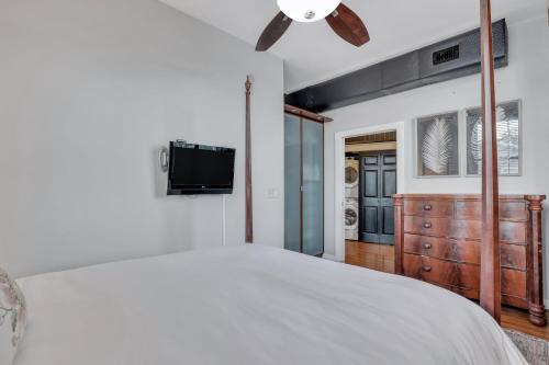 Home at 1014 - image 12