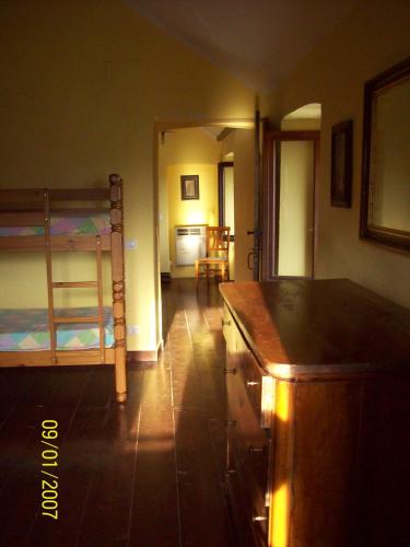 2 bedrooms, 6 beds