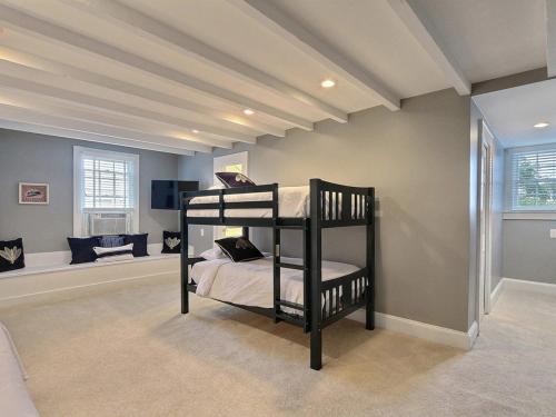 Mint Julep Estate - image 14