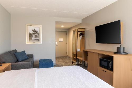 Hampton Inn Portsmouth Central - image 3