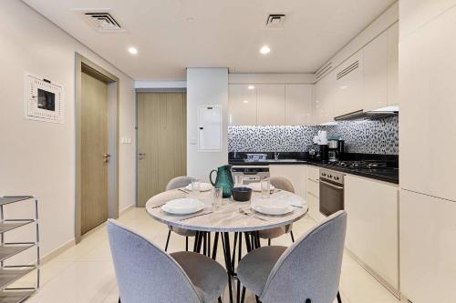 Elegant 2BR Apartment Heart of Business Bay High Floor, Dubai (Foto 2)