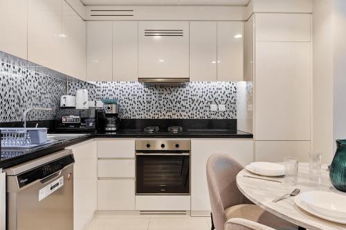 Elegant 2BR Apartment Heart of Business Bay High Floor, Dubai (Foto 3)
