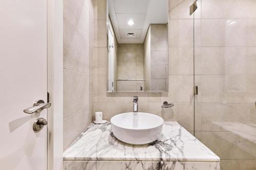 Elegant 2BR Apartment Heart of Business Bay High Floor, Dubai (Foto 10)