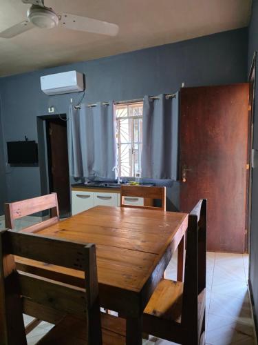 蜂鳥旅館 (Hummingbird Hostel) in 埃斯特城