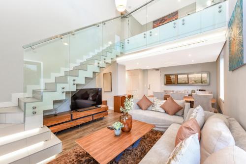 Deluxe Self-Catering Apartment | Park Central 2