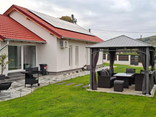 Napsugar Wellness Apartman in Ujudvar