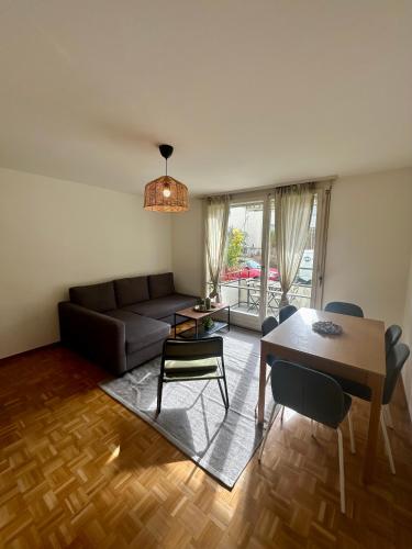 Basic 3BR Flat with Balcony in Zurich