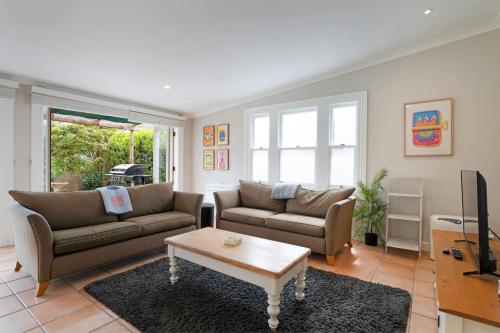Best of Both Worlds Gorgeous Villa near Beaches, Auckland (photo 3)